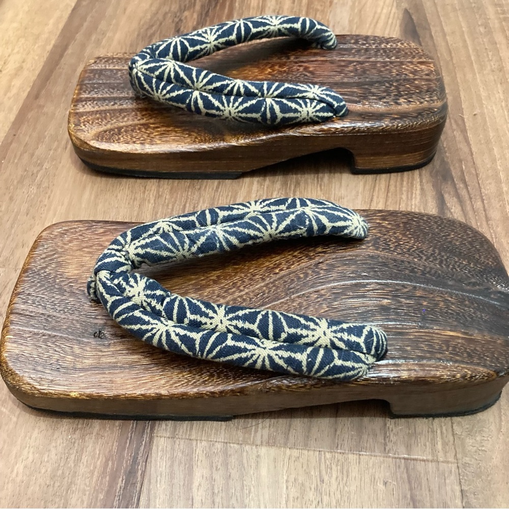 Vintage Navy and Cream Women's Sandals